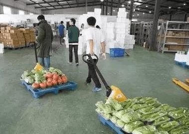 农产品售价与收购价悬殊之谜 从农田到餐桌的利润分配