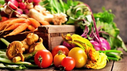 安源世纪广场迎来农产品盛宴，市民热情高涨